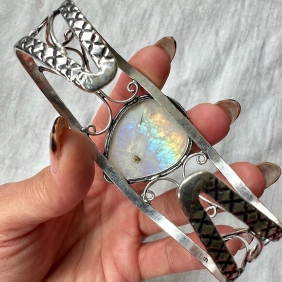 925 OMG OMG GORGEOUS Rainbow Flash Moonstone Teardrop Cuff Bracelet - Picture 7 of 9